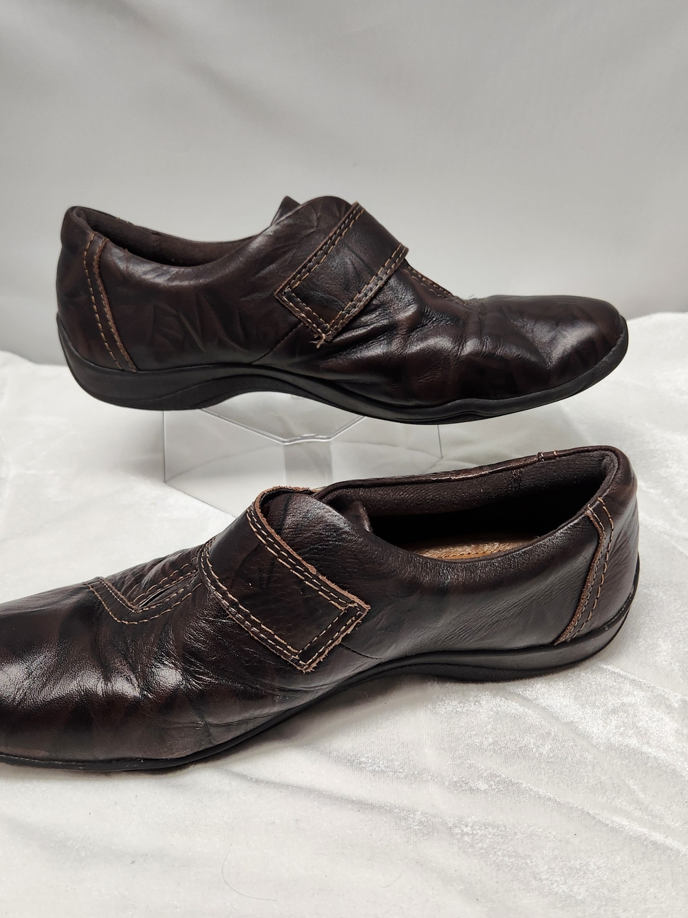 Clarks Artisan Women's Dark Brown Leather Hook-and-Loop Loafers